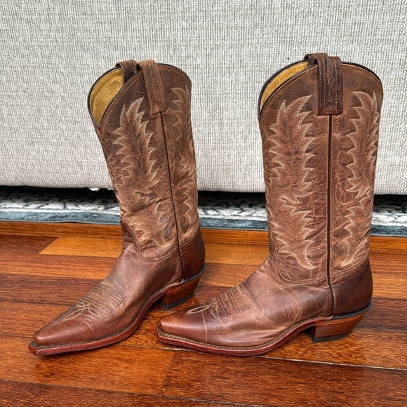 TONY LAMA | Brown Handcrafted Cowgirl Boots - Picture 2 of 8